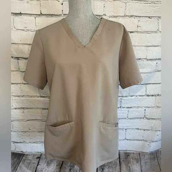 Figs Tops Figs Scrubs Khaki Color Pockets In The Front Tiny Stain